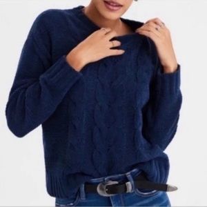 AMERICAN Eagle Dark Blue Super Plush War & Cozy Cable Knit Sweater